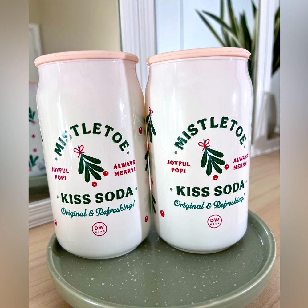 (2) Mistletoe Kiss Soda candles